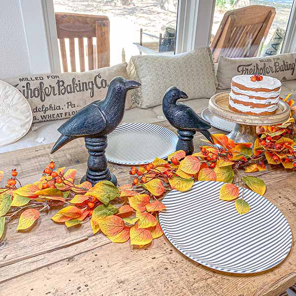 Distressed Raven Statues, Set of 2
