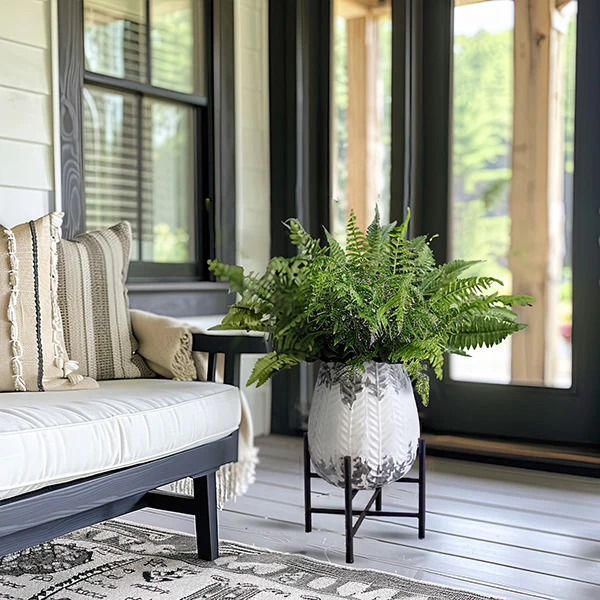 Chippy White Maya Planter Stand