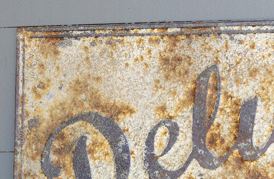 Aged Metal Deluxe Laundry Sign
