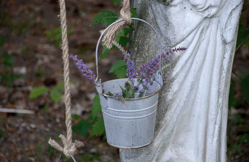 Vintage Bucket Pulley System