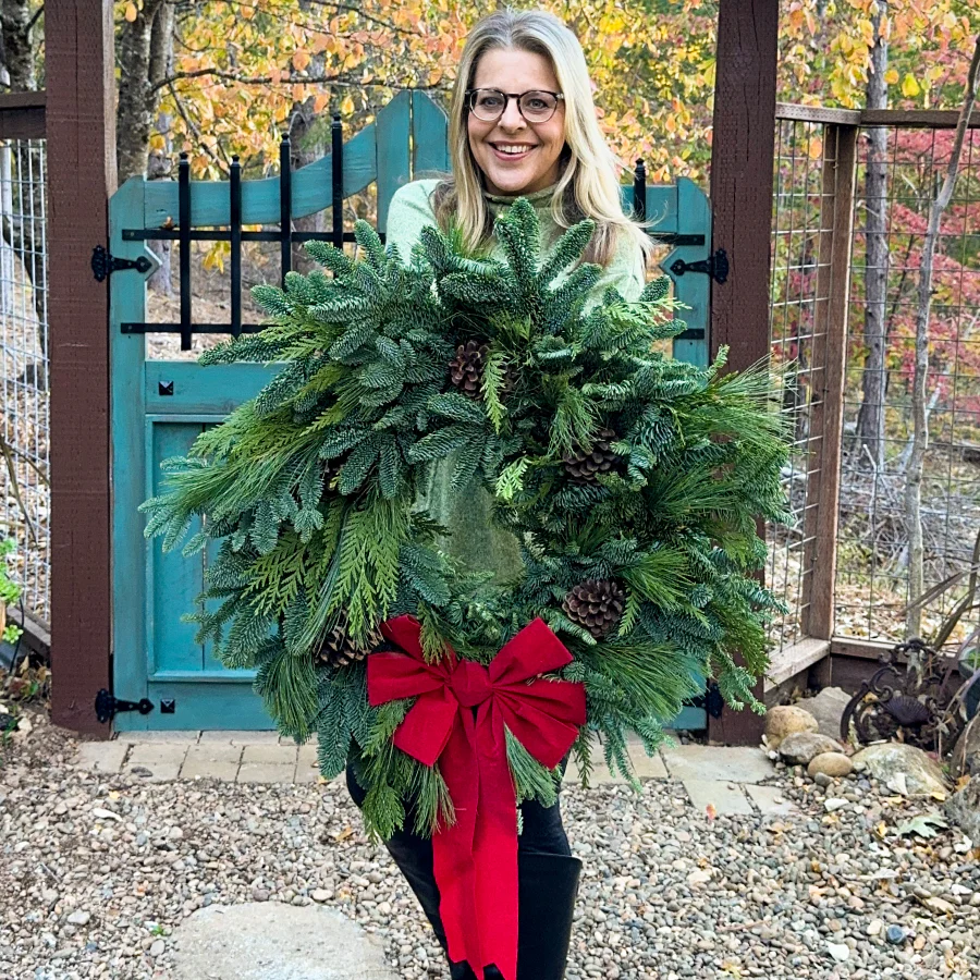 The DIYer Monthly: Fresh Cut Woodland Wreath Kit