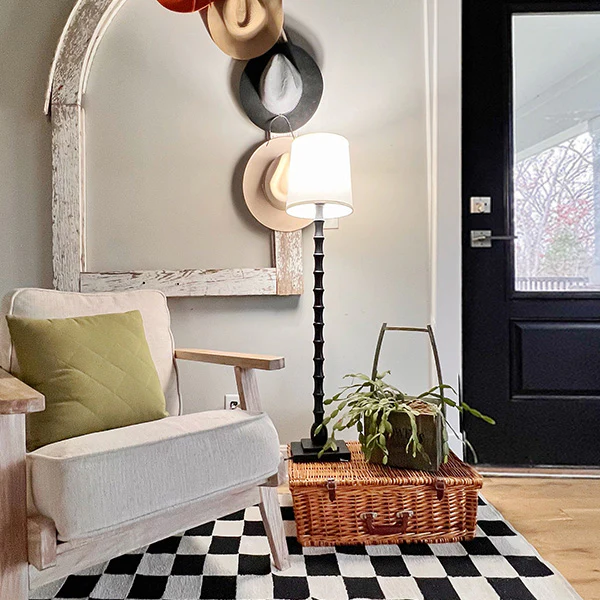 Modern Scalloped Base Floor Lamp