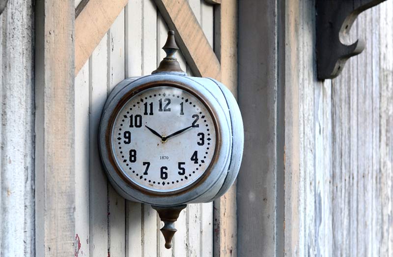 HUUUGE Double Faced Clock