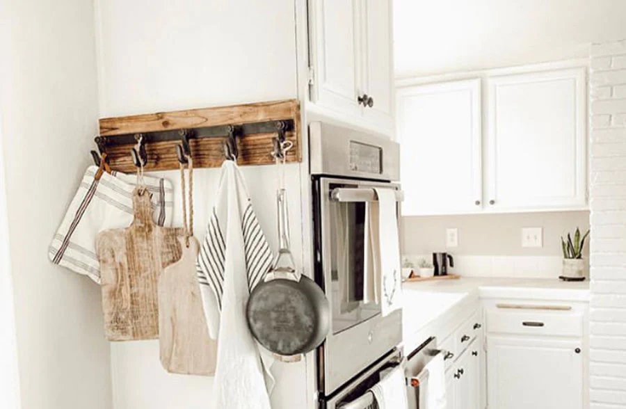 Rustic 5 Hook Wall Rack