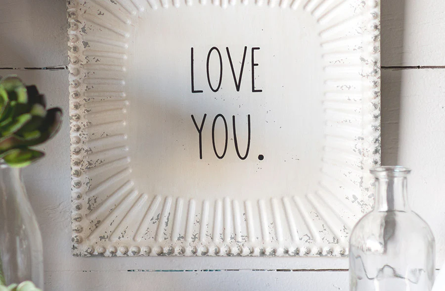 Metal Hanging Love You Sign