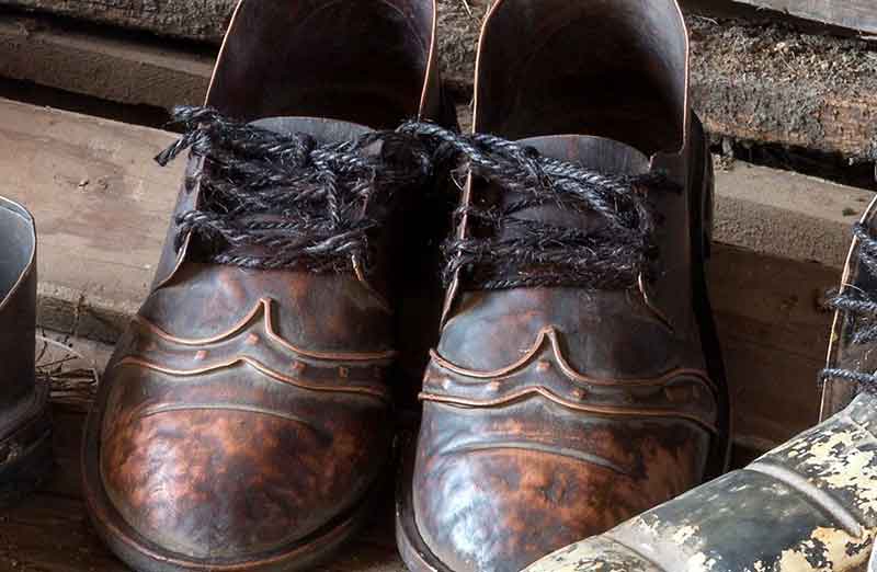 Decorative Traveling Salesman Shoes