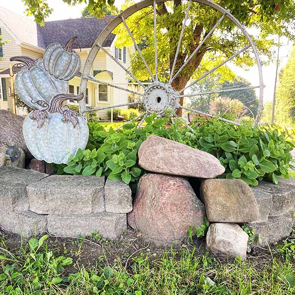 Galvanized Metal Stacked Pumpkin Yard Stake