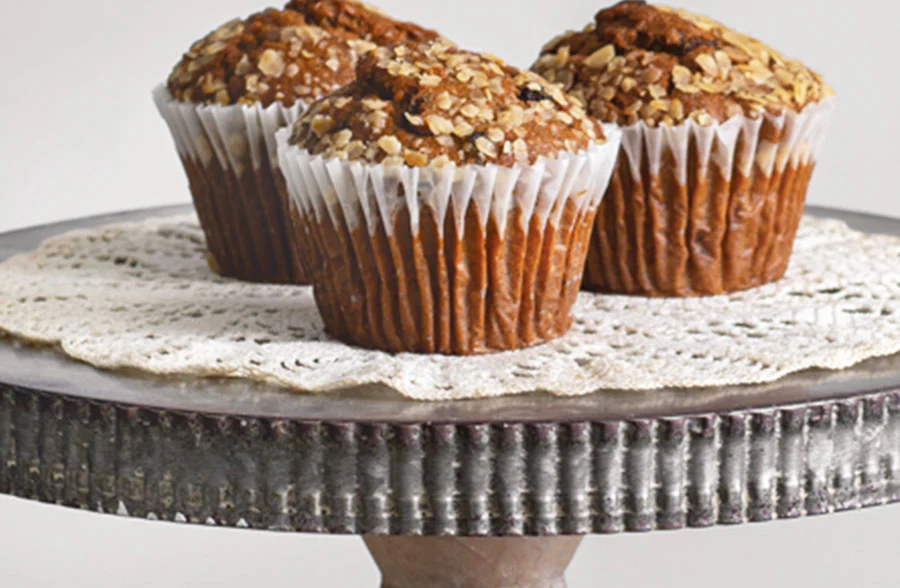 Scalloped Edge Dessert Stand